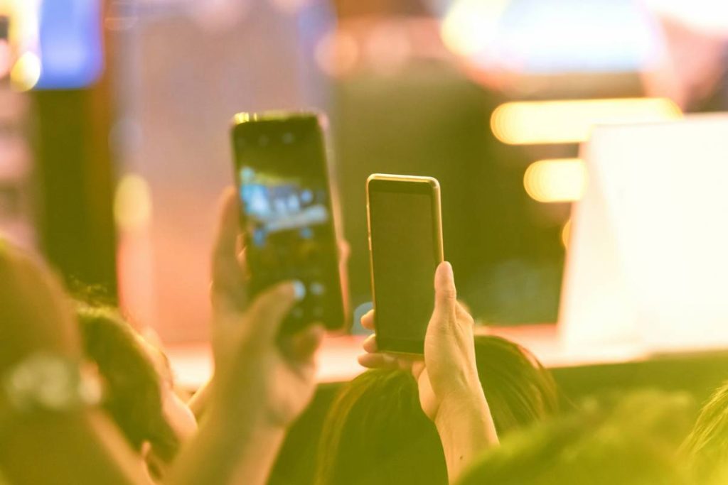 Événementiel : déployer une connectivité temporaire robuste pour des festivals